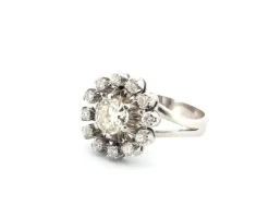 Bague en or blanc avec diamants