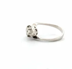 Bague en or blanc avec diamants