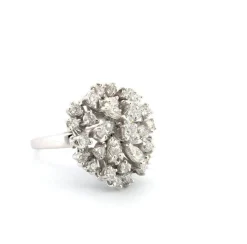Bague en or blanc avec diamants