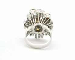 Bague en or blanc avec diamants jaunes et blancs