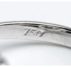 Bague en or blanc avec diamant taille ancienne européenne