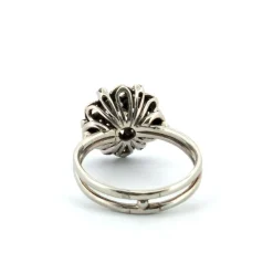 Bague en or blanc avec diamants