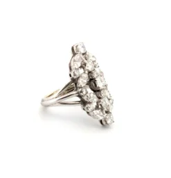 Bague en or blanc avec diamants