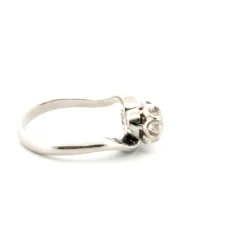 Bague en or blanc avec diamants taille ancienne