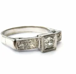 Bague en or blanc avec diamants