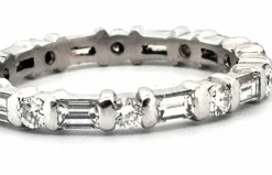 Bague en or blanc avec diamants