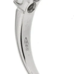 Bague en or blanc avec diamants