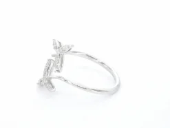 Bague en or blanc avec diamants