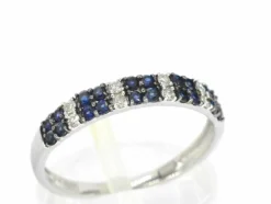 Bague en or blanc avec diamants et saphirs