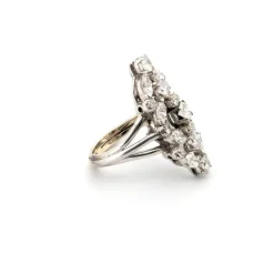 Bague en or blanc avec diamants
