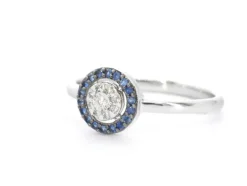 Bague en or blanc avec diamants et saphirs