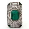 Bague en or blanc avec émeraudes et diamants