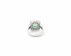 Bague en or blanc avec émeraude et diamants