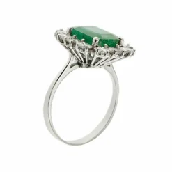 Bague en or blanc avec émeraude et diamants