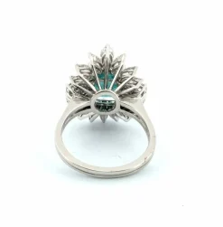 Bague en or blanc avec émeraudes taille octogonale et diamants