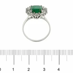 Bague en or blanc avec émeraude et diamants