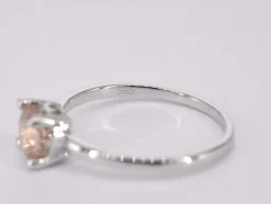 Bague en or blanc avec morganite
