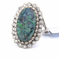Bague en or blanc avec opale et diamants