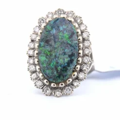 Bague en or blanc avec opale et diamants