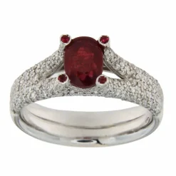 Bague en or blanc avec pavé de rubis et diamants de 1,59 ct