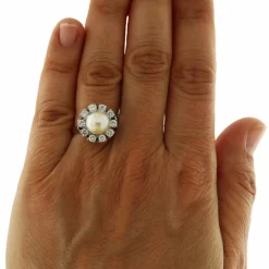 Bague en or blanc avec perle et diamants