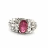 Bague en or blanc avec rubis et diamants