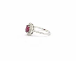 Bague en or blanc avec rubis de 1,19 ct et diamants