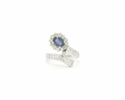 Bague en or blanc avec saphir et diamants