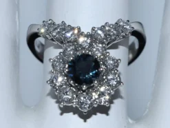 Bague en or blanc avec saphir et diamant