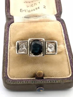 Bague en or blanc avec saphir et diamants