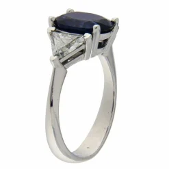 Bague en or blanc avec saphir de 3,40 ct et diamants taille trilliant