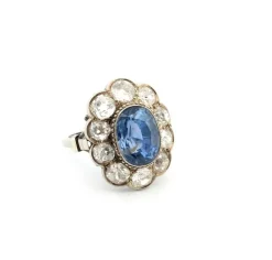 Bague en or blanc avec saphir et diamants