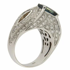 Bague en or blanc avec saphir de 3,21 ct et diamants