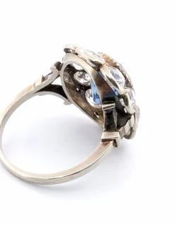 Bague en or blanc avec saphir et diamants