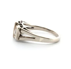 Bague en or blanc avec saphir et diamants