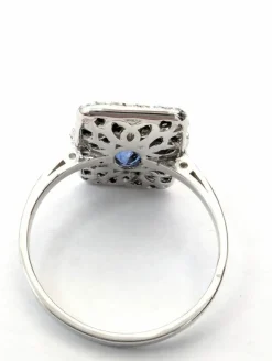 Bague en or blanc avec saphir et diamants