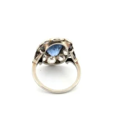 Bague en or blanc avec saphir et diamants