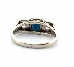 Bague en or blanc avec saphir et diamants