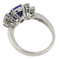 Bague en or blanc avec tanzanite et diamants