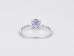 Bague en or blanc avec tanzanite