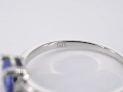 Bague en or blanc avec tanzanite