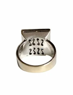 Bague en or blanc carrée, sertie de quatre aigue-marine et diamants