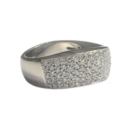 Bague en or blanc de style contemporain avec diamants