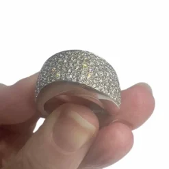 Bague en or blanc de style contemporain avec diamants