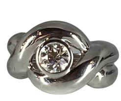 Bague en or blanc, diamant