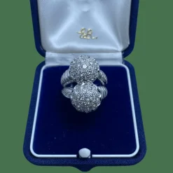 Bague en or blanc diamants