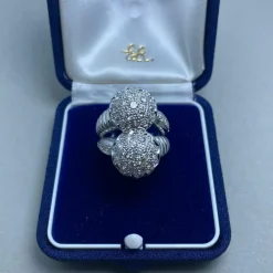 Bague en or blanc diamants