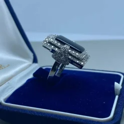 Bague en or blanc diamants