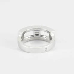 Bague en or blanc, diamant mobile
