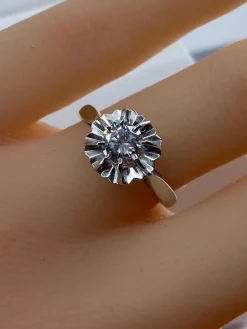 Bague en or blanc Diamant taille brillant
